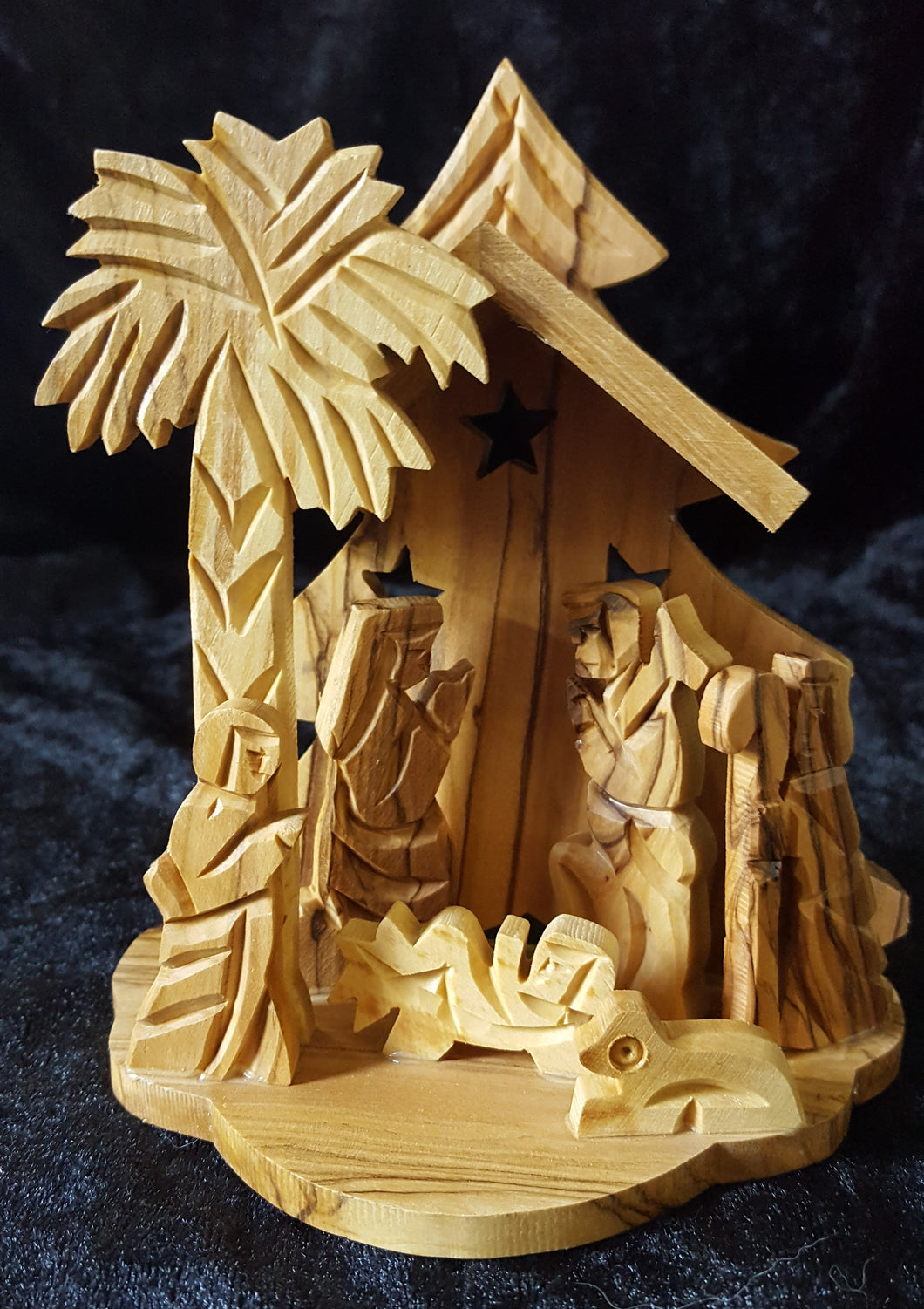 Olive Wood Nativity With Christmes Tree.